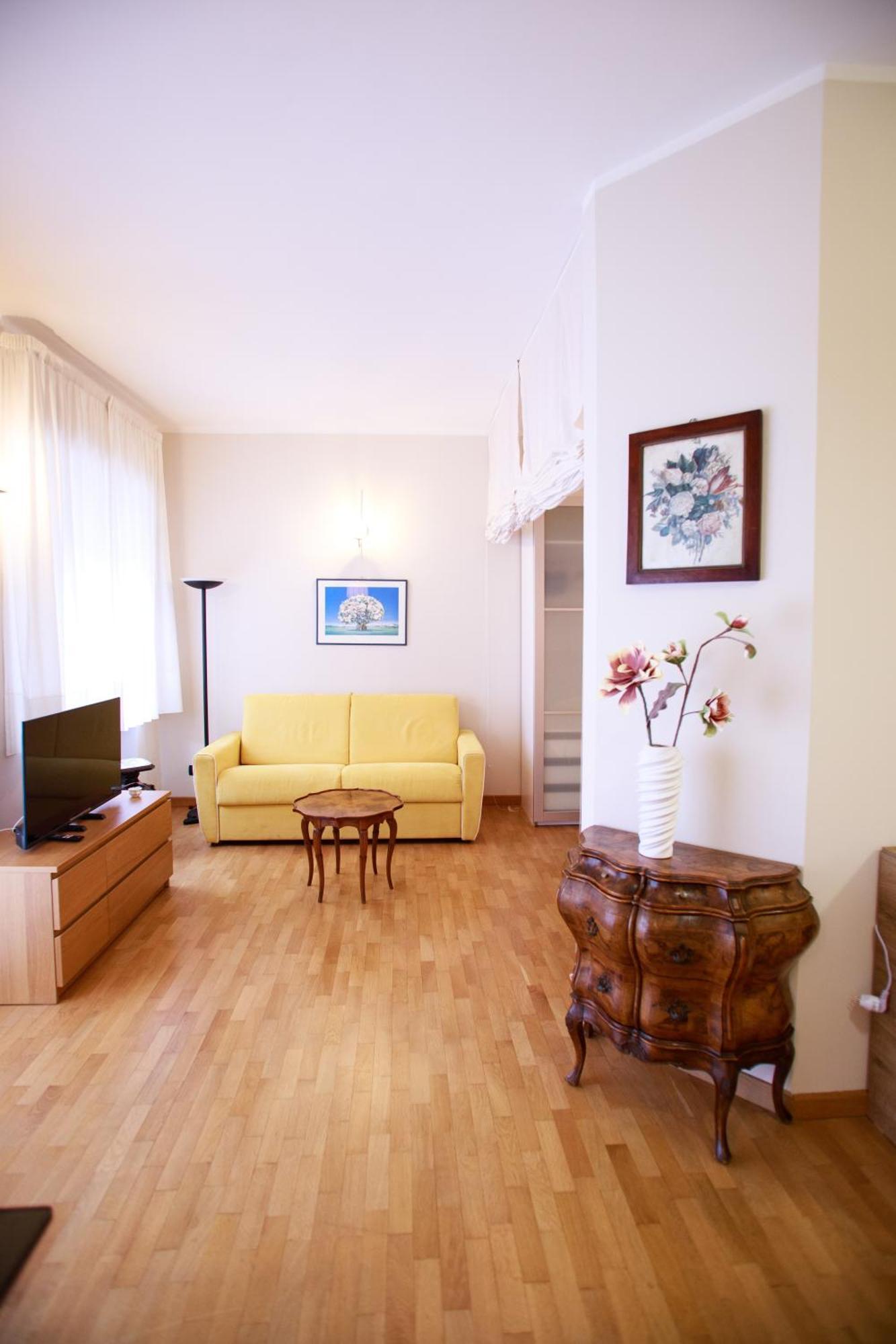 Апартаменти Sofia House With Private Parking Генуя Екстер'єр фото