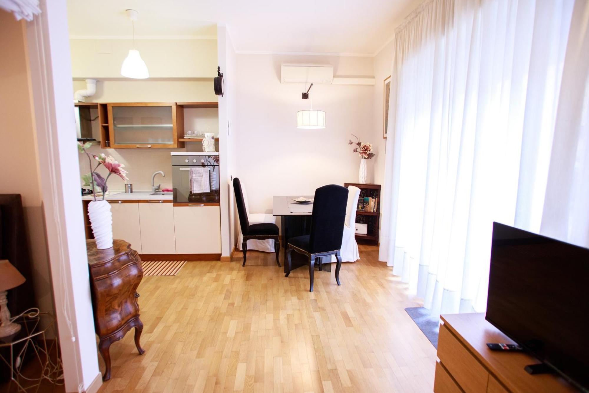 Апартаменти Sofia House With Private Parking Генуя Екстер'єр фото